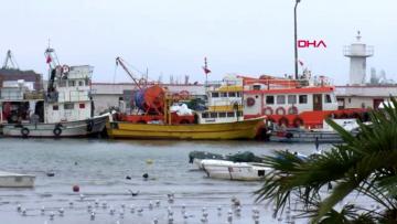 Tekirdağ da balıkçılar fırtına nedeniyle denize açılamadı
