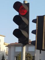 Tekirdağ Trafik Işıklarında “evde kal” mesaji