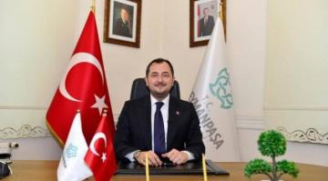 Cüneyt Yüksel, tedbirler kapsamında vatandaşları canlı yayında bilgilendiriyor.