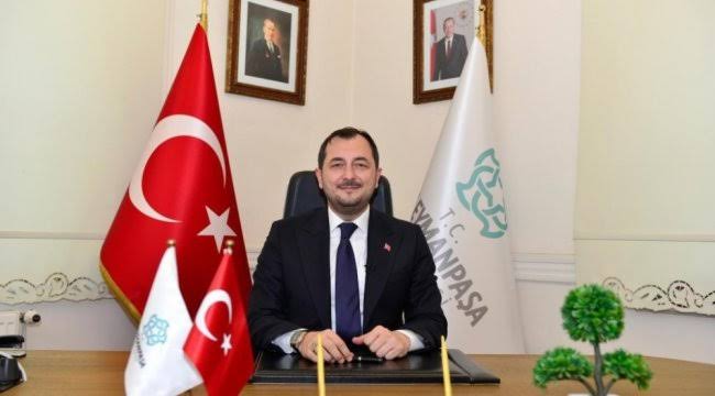 Cüneyt Yüksel, tedbirler kapsamında vatandaşları canlı yayında bilgilendiriyor.