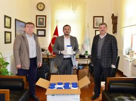 MÜSİAD Tekirdağ İl Temsilciliği dezenfektan desteğini Süleymanpaşa Belediyesi’ne teslimetti.