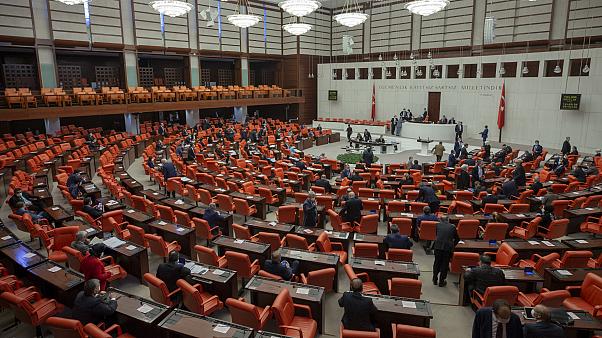 Mecliste 10 korona vakası…