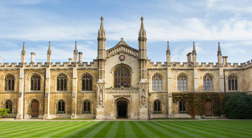 Cambridge Üniversitesi Aşı yarışında ”bizde varız” dedi
