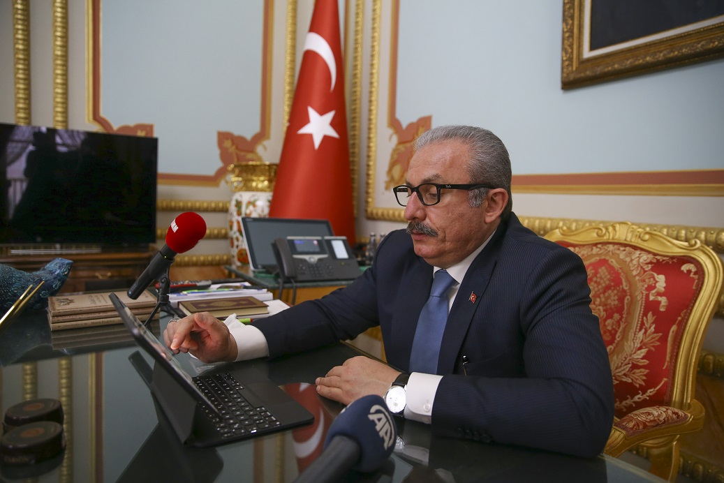 3 FOTOĞRAF İÇİN OYUNU KULLANDI