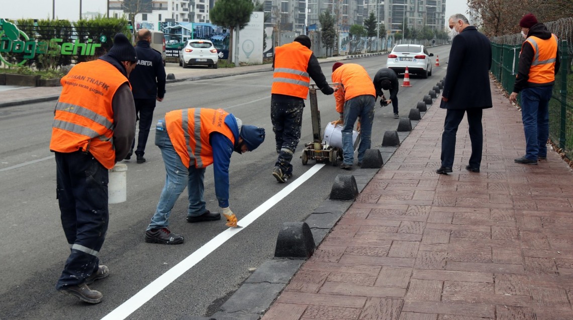 YOL ÇİZGİ VE İŞARETLEME ÇALIŞMALARI DEVAM EDİYOR