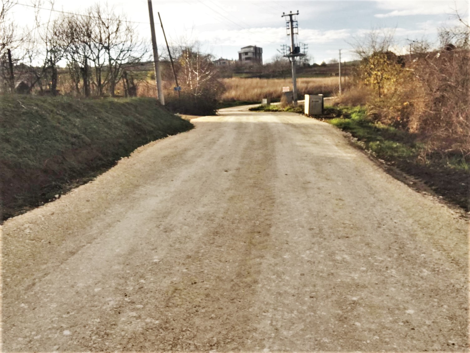 KIRSAL MAHALLELERE ACİL YOL MÜDAHALESİ