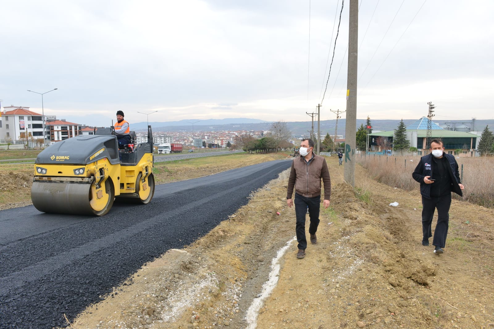 ŞEHRİN DÖRT YANINDA SÜREN ÇALIŞMALARI DENETLEDİ