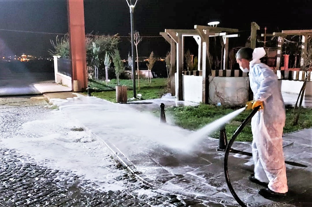DEZENFEKSİYON ÇALIŞMALARI HIZ KESMEDEN SÜRÜYOR