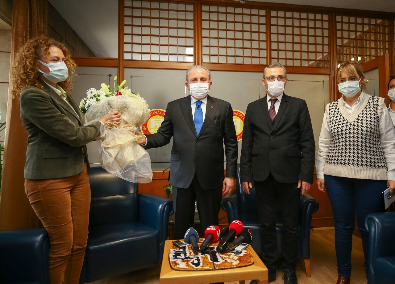 TBMM BAŞKANI ŞENTOP, PARLAMENTO MUHABİRLERİYLE BİR ARAYA GELDİ