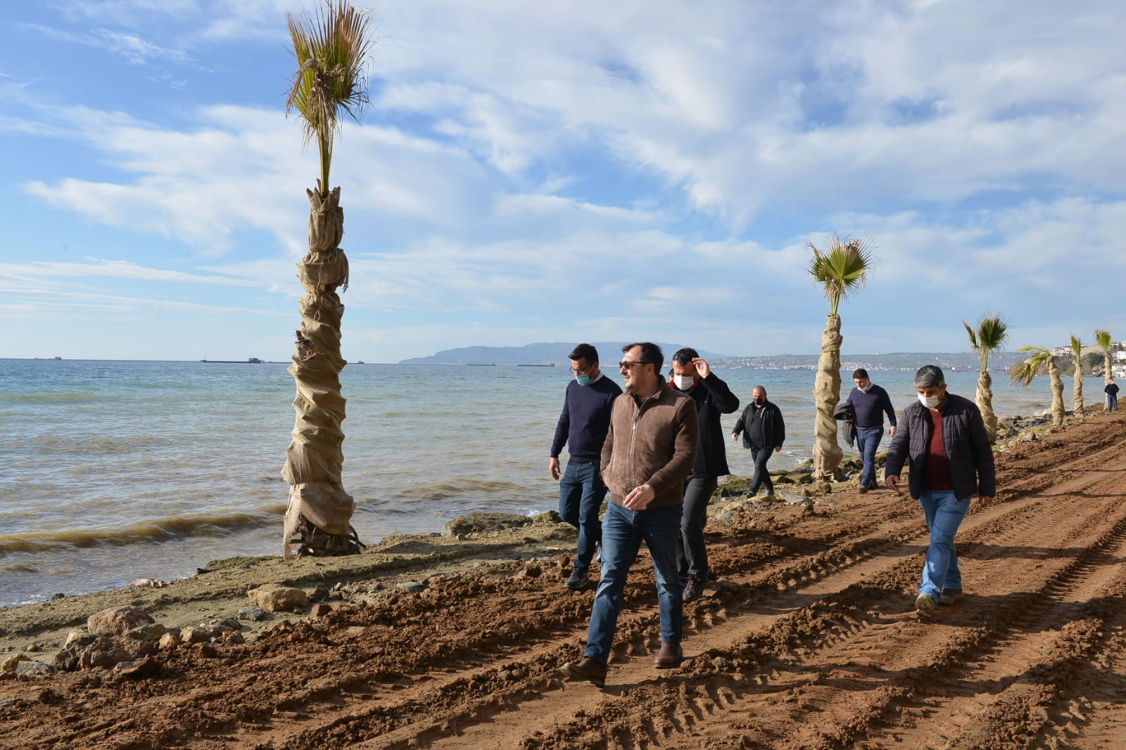 YENİ SAHİL YOLU PROJESİ ÇALIŞMALARINI YERİNDE İNCELEDİ