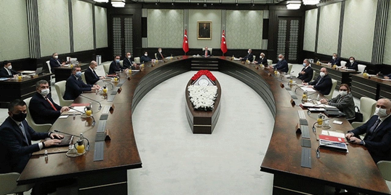 GÖZLER KABİNE TOPLANTISINA ÇEVRİLDİ