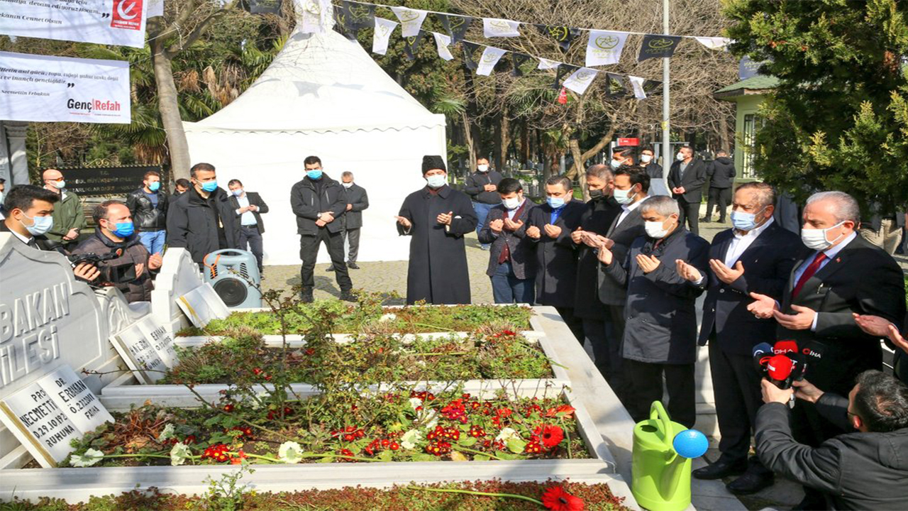 TBMM BAŞKANI ŞENTOP, MERHUM BAŞBAKAN NECMETTİN ERBAKAN’IN MEZARINI ZİYARET ETTİ