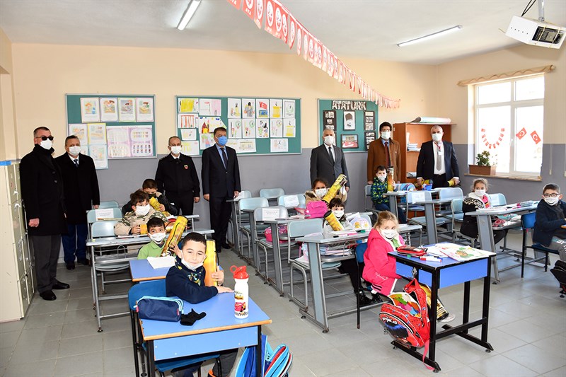 VALİ YILDIRIM YÜZ YÜZE EĞİTİME BAŞLAYAN OKULLARI ZİYARET ETTİ