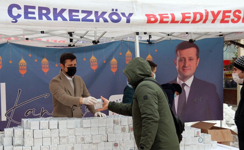 10 BİN KANDİL SİMİDİ DAĞITILDI
