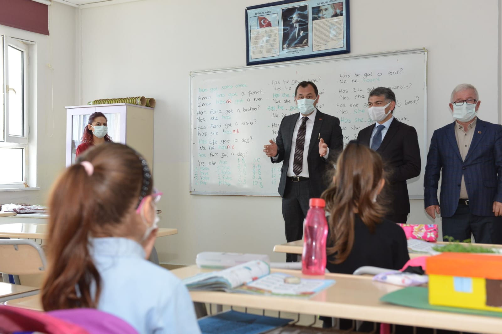 BAŞKAN YÜKSEL MİNİK ÖĞRENCİLERLE DERSE GİRDİ