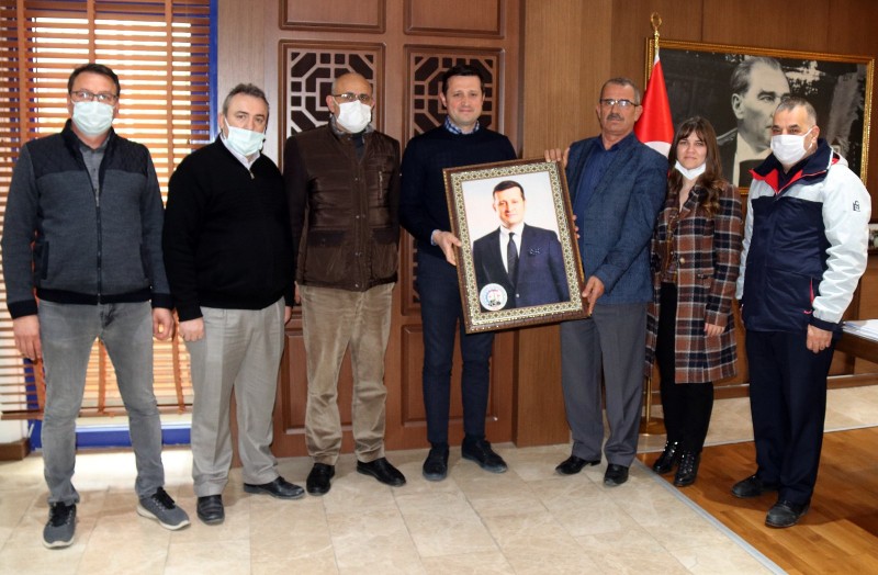 ESNAF ODASI’NDAN BAŞKAN AKAY’A TEŞEKKÜR ZİYARETİ
