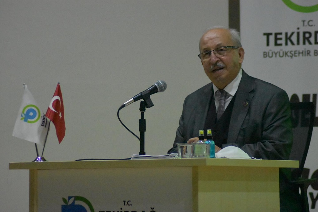 ”HİZMETİN SİYASETİ OLMAZ”
