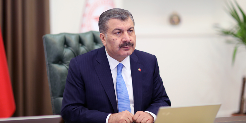”KIRMIZI, MAVİYE EN YAKIN RENKTİR”