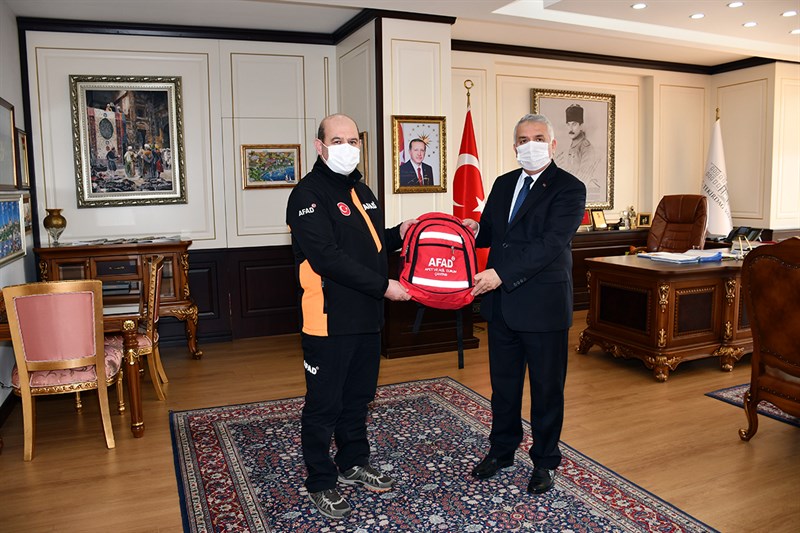 AFAD’DAN VALİ YILDIRIM’A AFET VE ACİL DURUM ÇANTASI