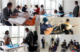 BAŞKAN AKAY SANAT KURSLARINI ZİYARET ETTİ