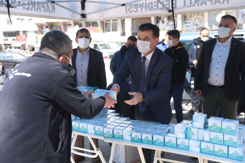 VATANDAŞLARA KANDİL SİMİDİ İKRAM EDİLDİ