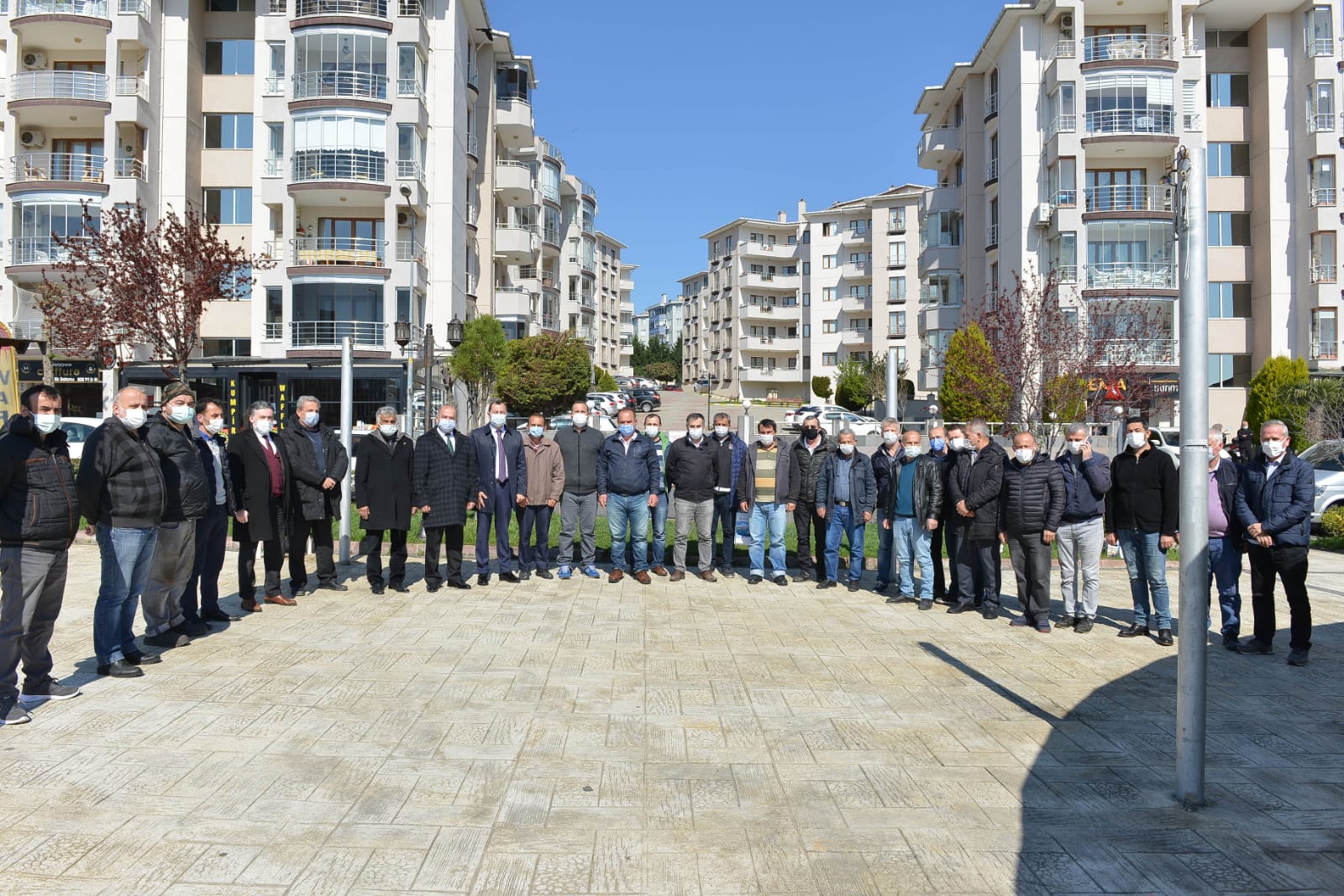 BAŞKAN YÜKSEL APARTMAN GÖREVLİLERİ İLE KAHVALTIDA BİR ARAYA GELDİ