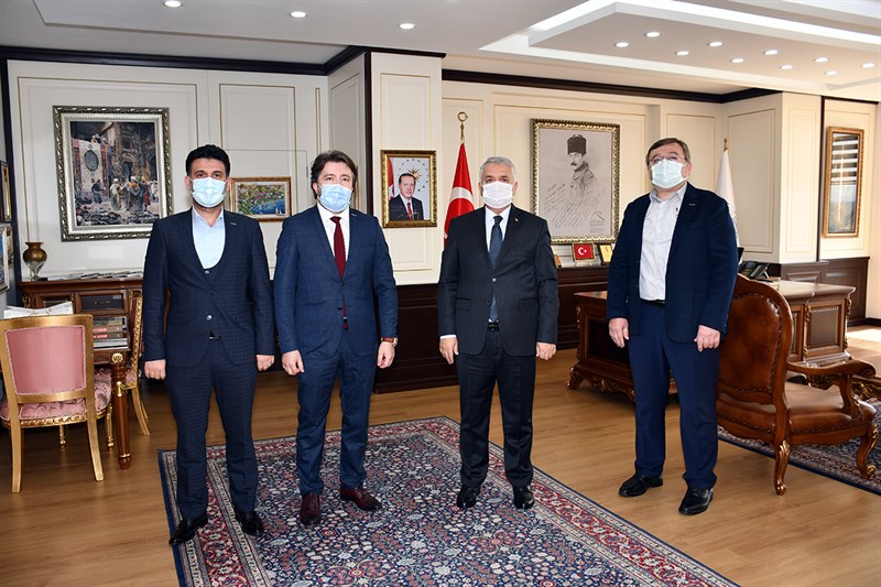 BİN ADET GIDA PAKETİ VALİLİĞE TESLİM EDİLDİ