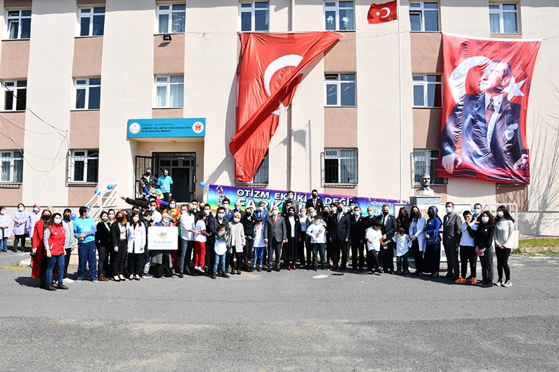 OTİZMLİ ÇOCUKLARLA BİR ARAYA GELDİLER