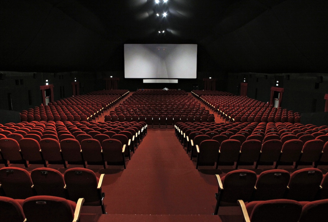 1 Haziran’da açılacağı açıklanan sinema salonları 1 Temmuz’a kadar kapalı kalacak.