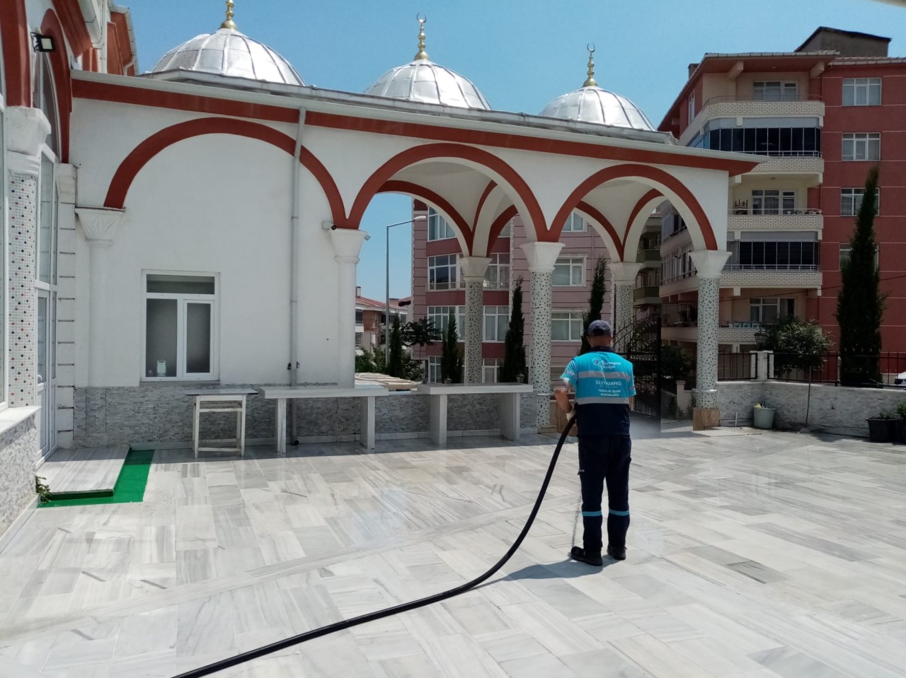 Cuma namazı öncesi camiler dezenfekte edildi…