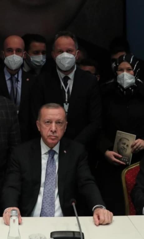 AK Parti İl Başkanı Mestan Özcan; ”Sayın Cumhurbaşkanımızın tüm Tekirdağlı hemşehrilerime selamı var.”