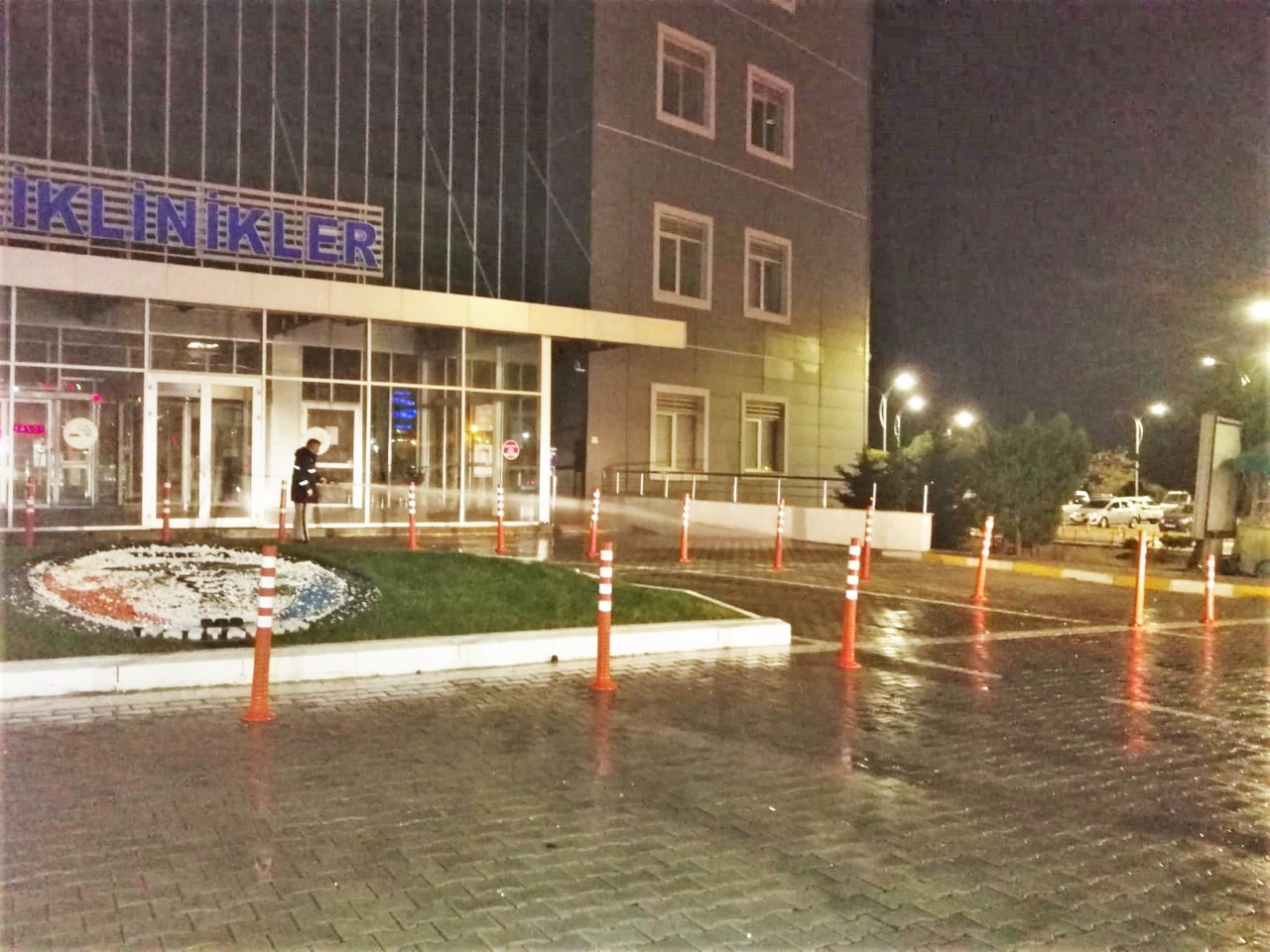Süleymanpaşa Belediyesi sağlık kuruluşlarını dezenfekte etmeye devam ediyor…