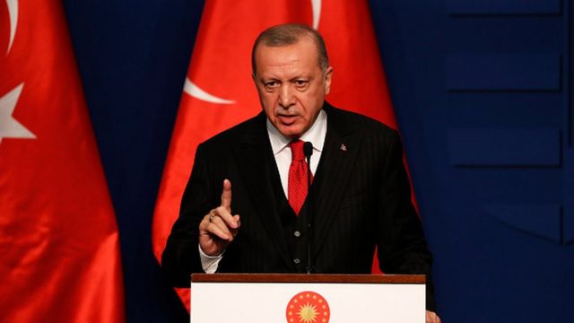 Şimdi buradan sesleniyorum, çekinmek yok! Ey TÜSİAD ve yavruları size sesleniyorum.”