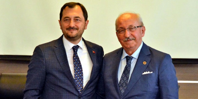 Cüneyt Yüksel, ekmek zammı karşısındaki tavrından geri adım atmıyor. Kadir Albayrak’tan bu konuda Cüneyt Yüksel’e destek var!