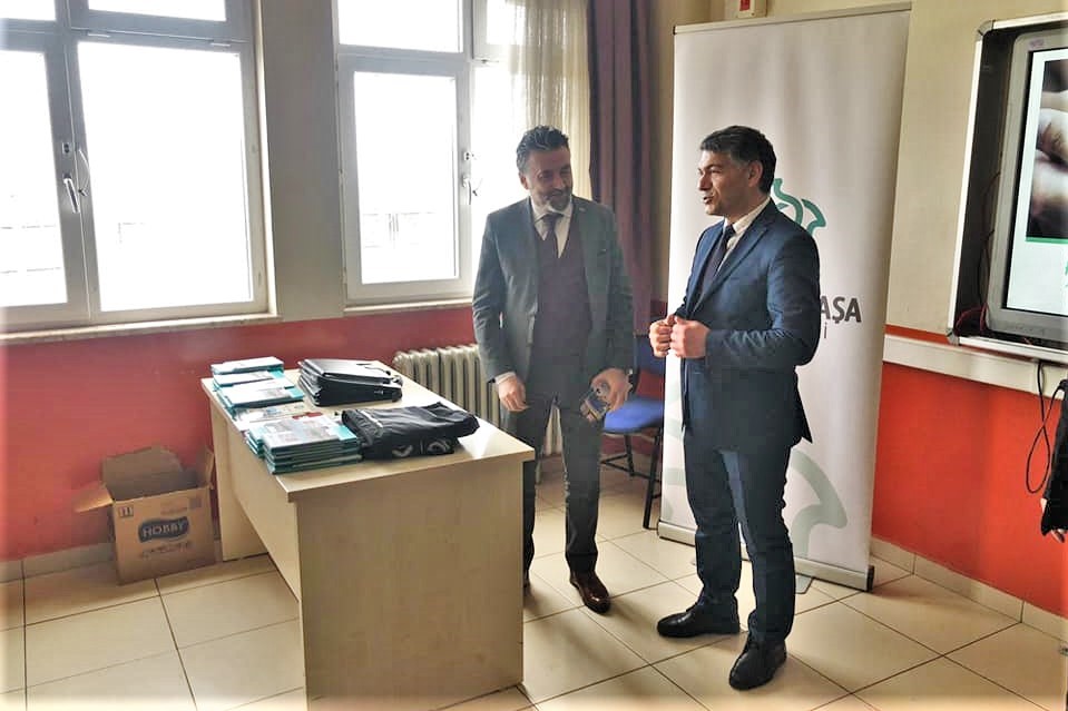 Ortaokullarda velilere etkili iletişim ve bağımlılık eğitimleri veriliyor…
