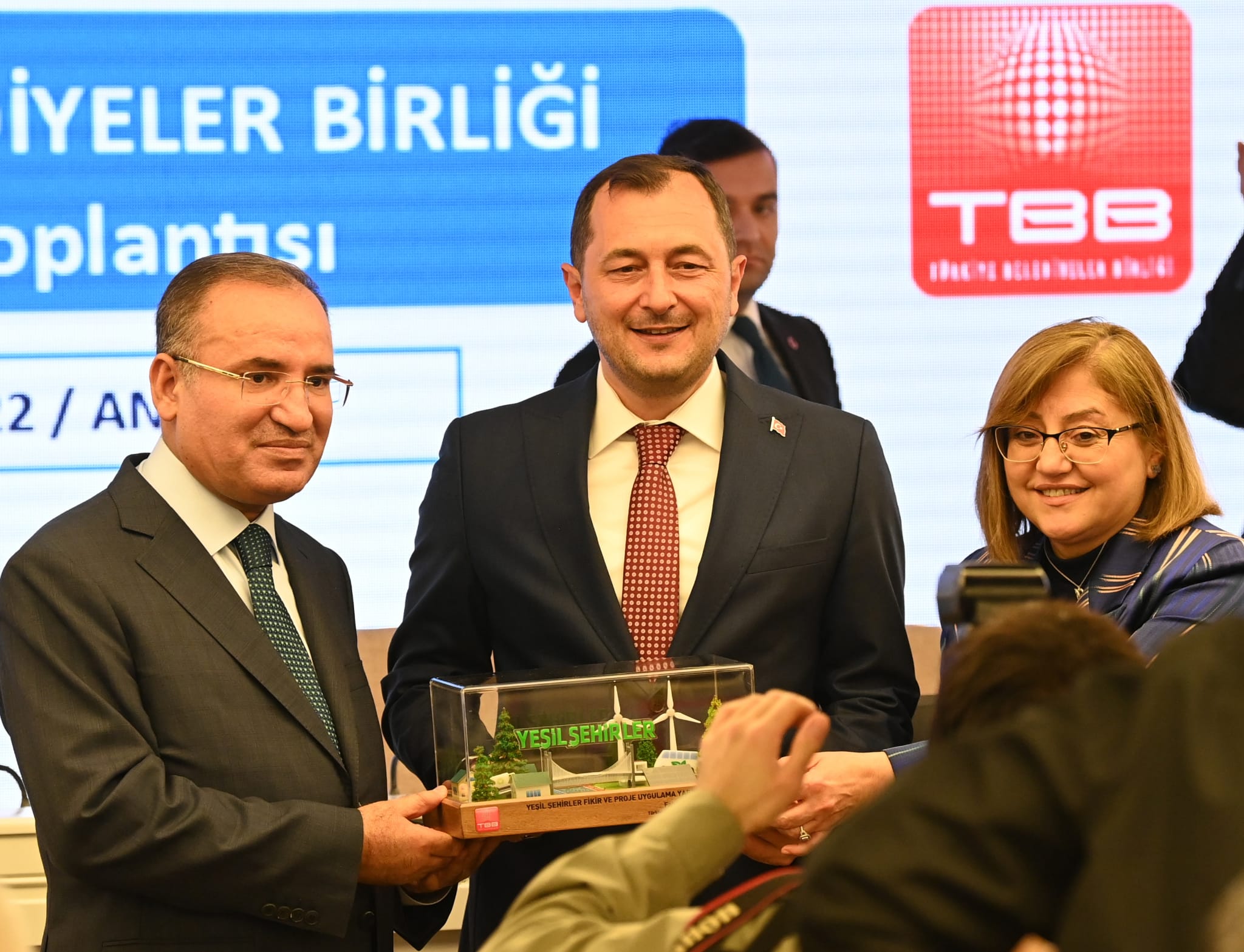“Zirai İlaç Ambalaj Atıklarını Atmazsan Batmaz” Projesi ile ödül Süleymanpaşa Belediyesine Geldi…
