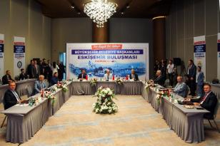 CHP’li Büyükşehir Belediye Başkanları Eskişehir’de buluştular.