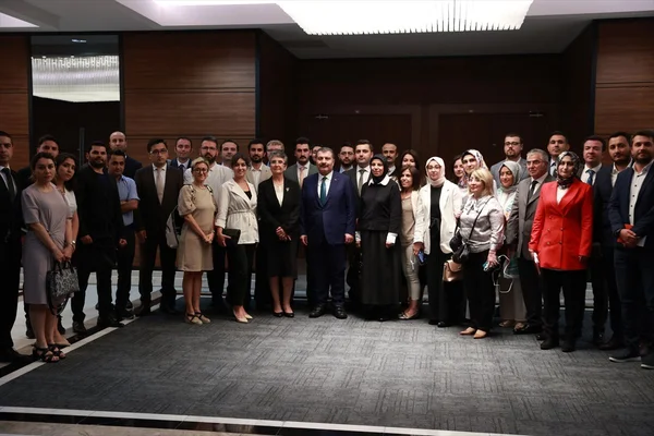 Bakan Koca sağlık çalışanlarına müjdeyi verdi