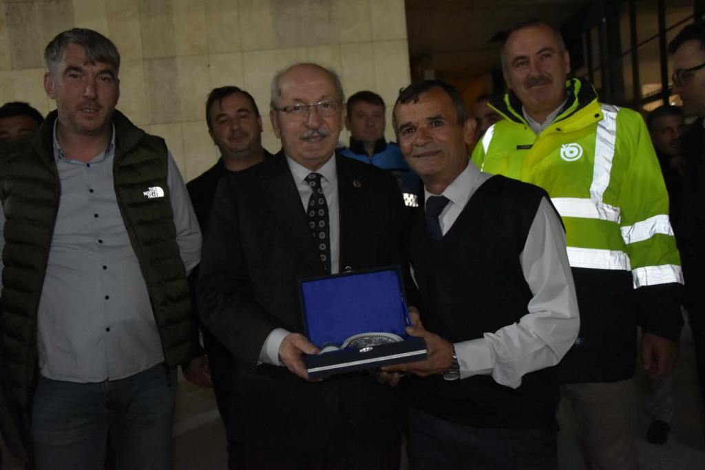 BAŞKAN ALBAYRAK SÜLEYMANPAŞA ŞEHİRLERARASI OTOBÜS TERMİNALİNDE İLK SEFERİ KARŞILADI