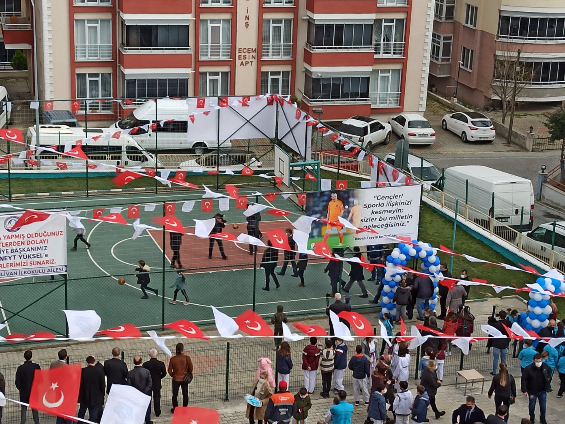 Cüneyt Yüksel, ”𝐒̧𝐄𝐇𝐑𝐈̇𝐌𝐈̇𝐙𝐃𝐄𝐊𝐈̇ 𝐘𝐀𝐊𝐋𝐀𝐒̧𝐈𝐊 𝟕𝟎 𝐎𝐘𝐔𝐍 𝐏𝐀𝐑𝐊𝐈𝐍𝐈 𝐈̇𝐊𝐈̇ 𝐄𝐓𝐀𝐏𝐓𝐀 𝐒𝐈𝐅𝐈𝐑𝐃𝐀𝐍 𝐘𝐄𝐍𝐈̇𝐋𝐈̇𝐘𝐎𝐑𝐔𝐙!”
