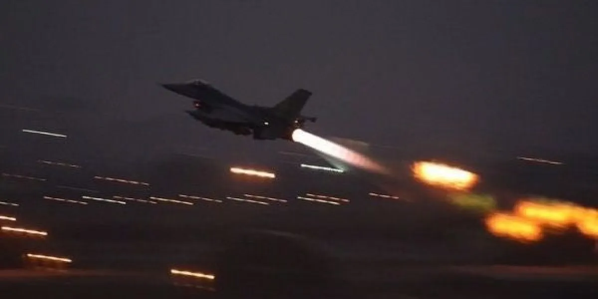 Uçaklarımız PKK/YPG mevzilerini vuruyor.