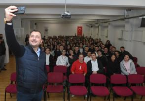 Üniversiteye hazırlanan öğrencilere “PAŞA ÖĞRENCİ KARTLARI” dağıtılmaya devam ediyor.